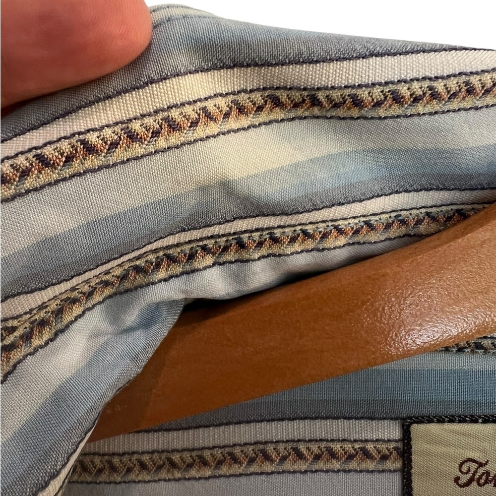 Tommy Bahama Size Large Striped Button 100% Tencel Shirt Classic, Western, Beach - Picture 2 of 8